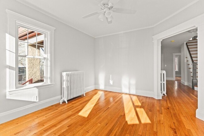 Building Photo - 22 Lewis St