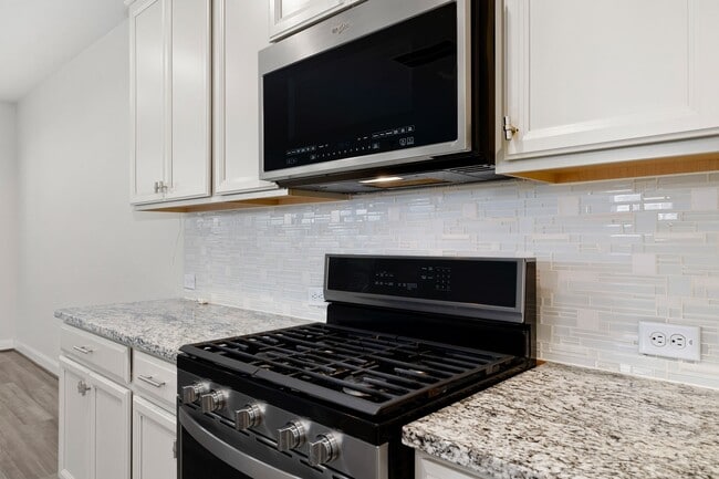 Building Photo - 9914 Brickhouse Dr