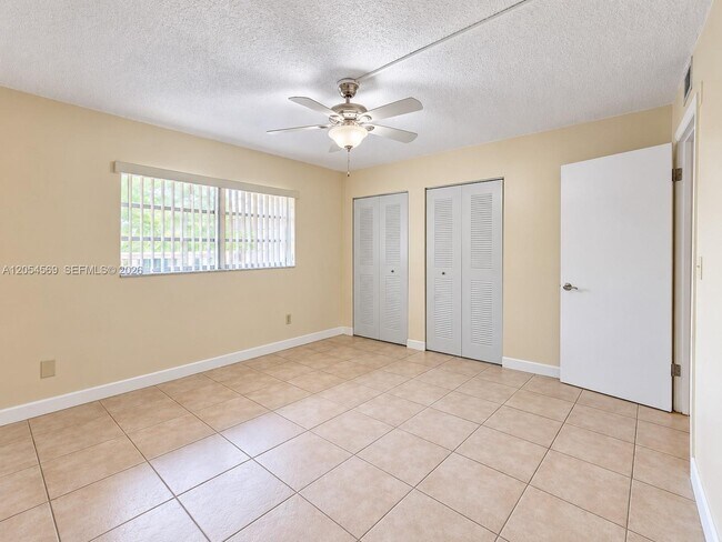Building Photo - 8650 SW 109th Ave