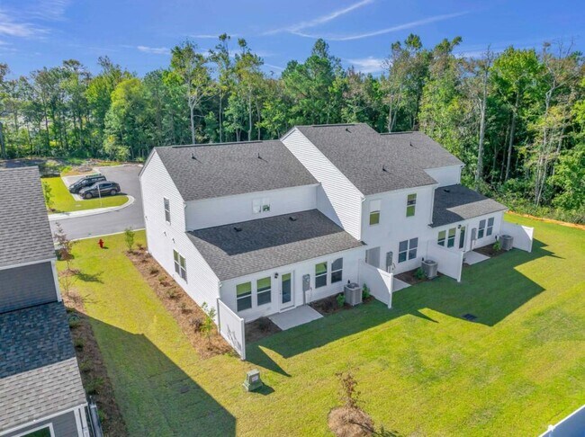 Building Photo - 121 S Grassland Rd