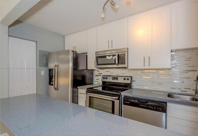 Building Photo - 4640 NW 79th Ave