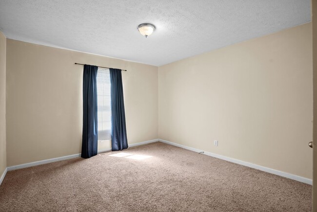 Building Photo - 214 Cumberland Cove Dr