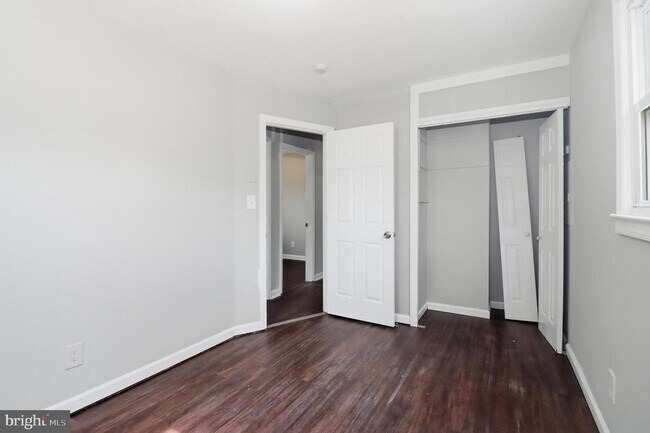 Building Photo - 4 Coville Dr