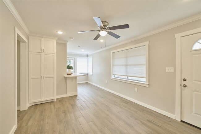 Building Photo - 309 S Magnolia St