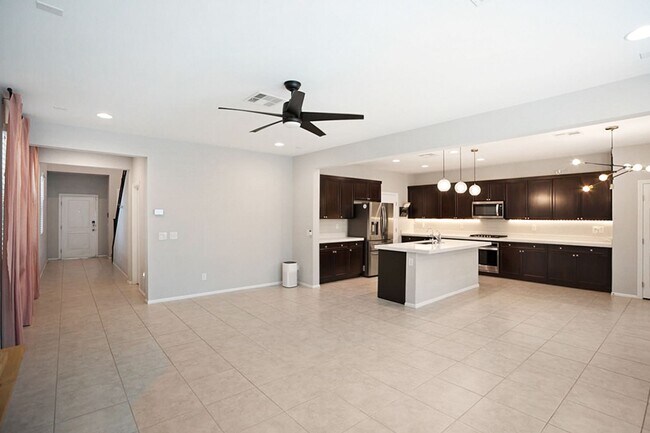 Building Photo - Beautiful 3-Bedroom Home in the Gated Sedona Ranch Community