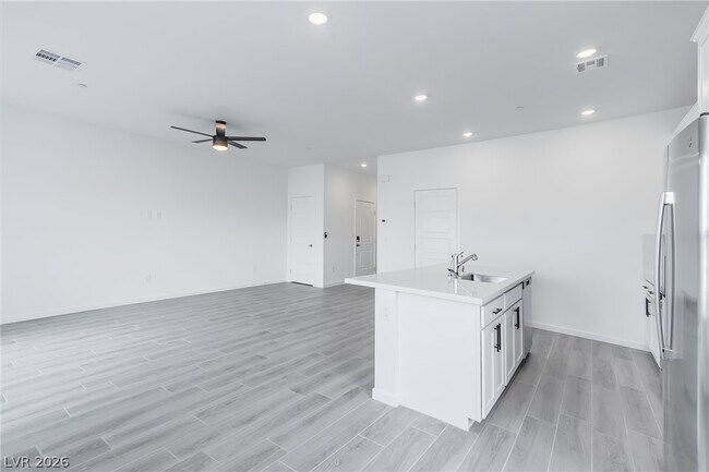 Building Photo - 9952 Oliver Hls Ave