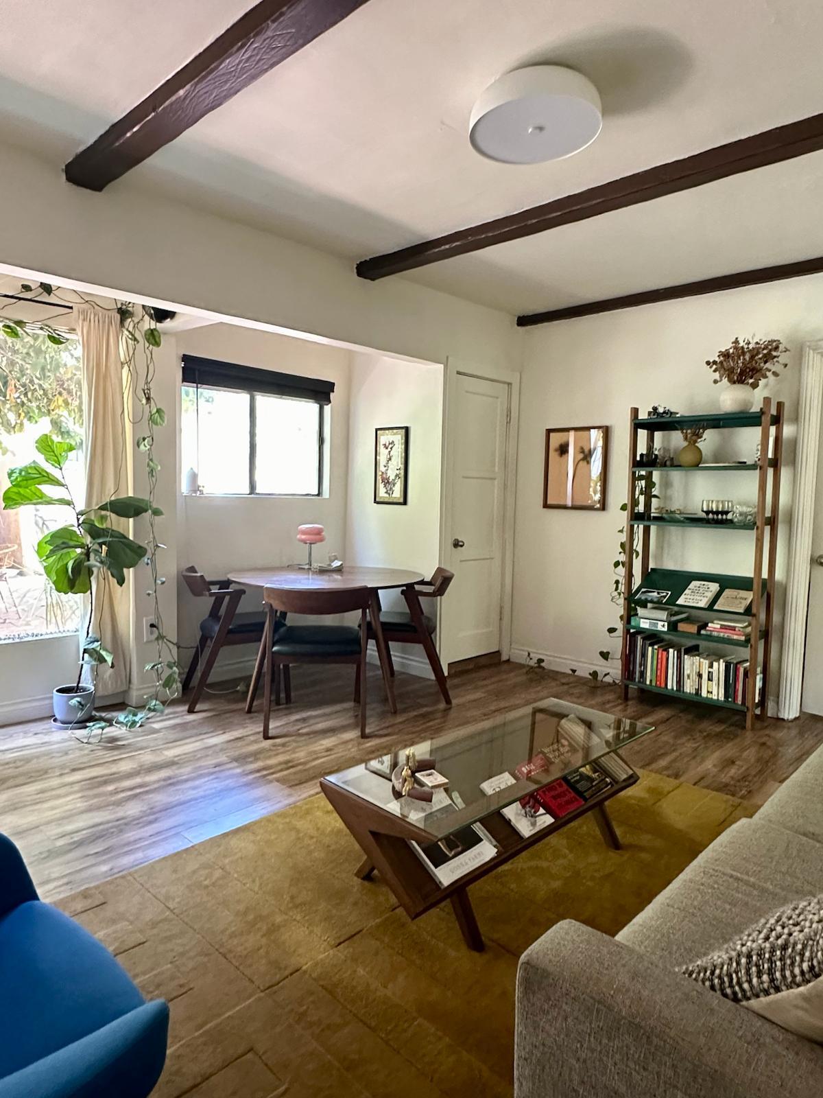 living room - 1529 N Hobart Blvd
