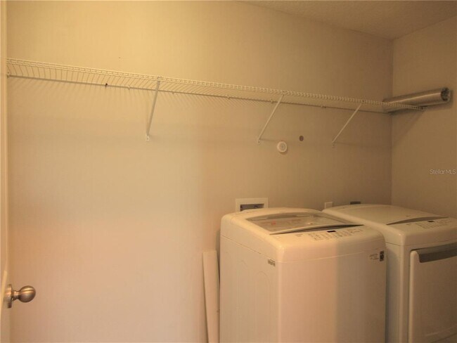 Building Photo - 10120 Rose Petal Pl