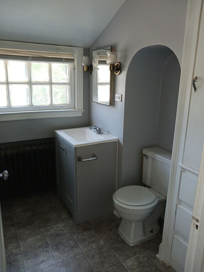 Building Photo - 322 E Midlothian Blvd