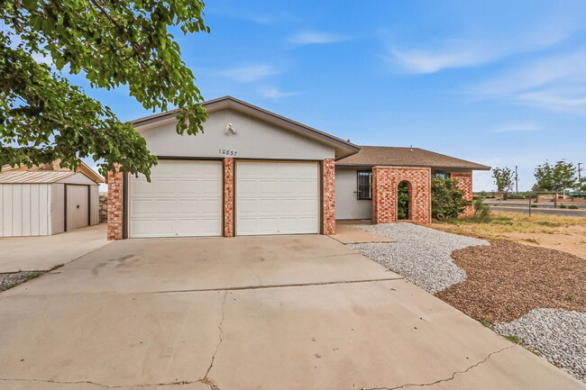 Building Photo - 10837 Gemstone St