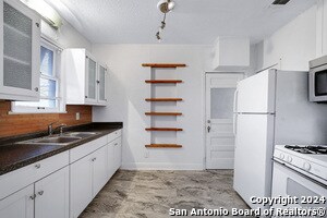 Building Photo - 255 Natalen Ave