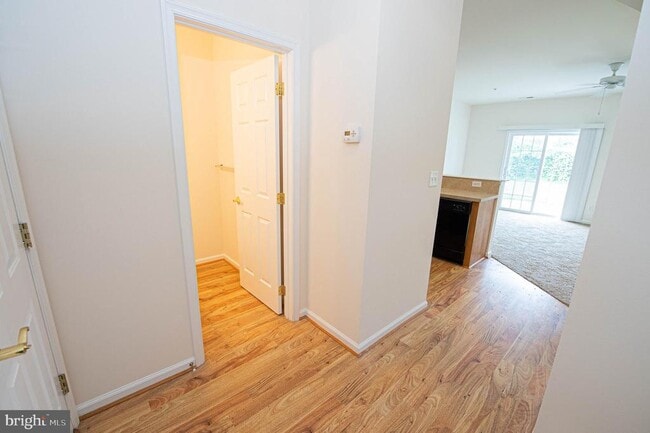 Building Photo - 438 Parkview Ct