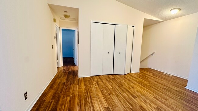 Building Photo - Condo on Park