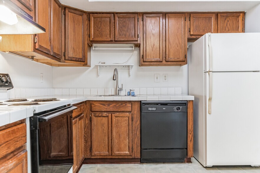 Building Photo - 15606 Traverser Ct