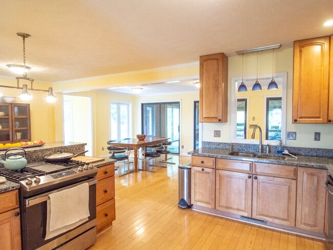 Building Photo - 11552 Chimney Ridge Ct