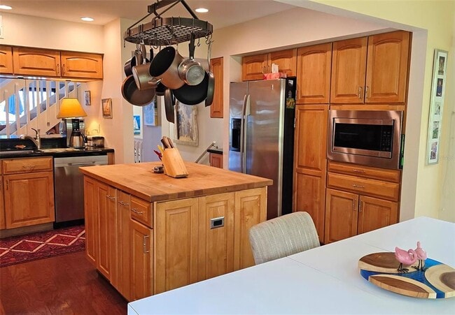 Building Photo - 1335 Landings Dr