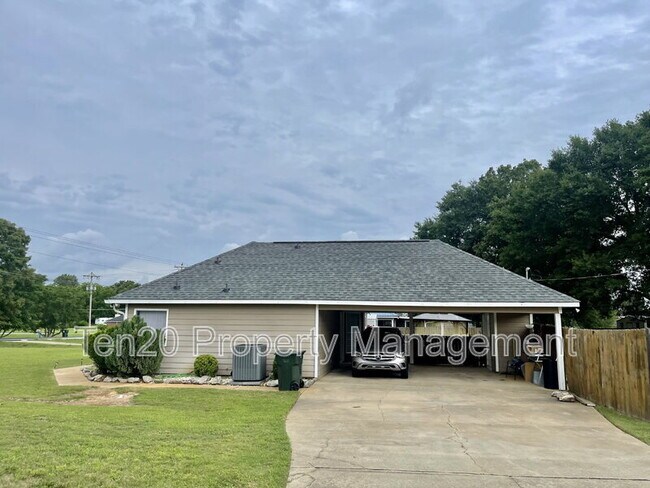 Building Photo - 1 Wheatfield Dr