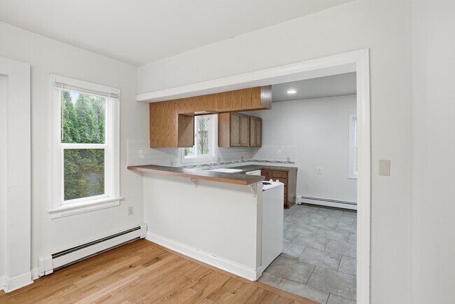 Building Photo - 508 E 19th Ave