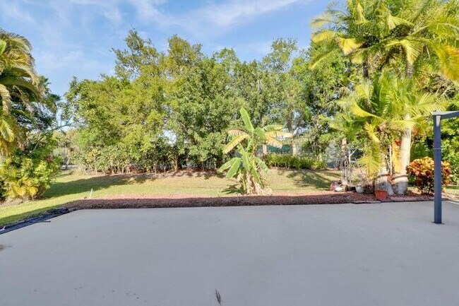 Building Photo - 3033 SE Brierwood Pl