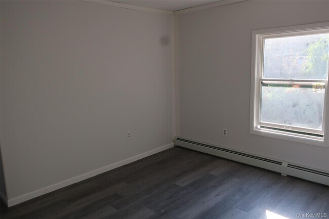 Building Photo - 9 Conklin Ln