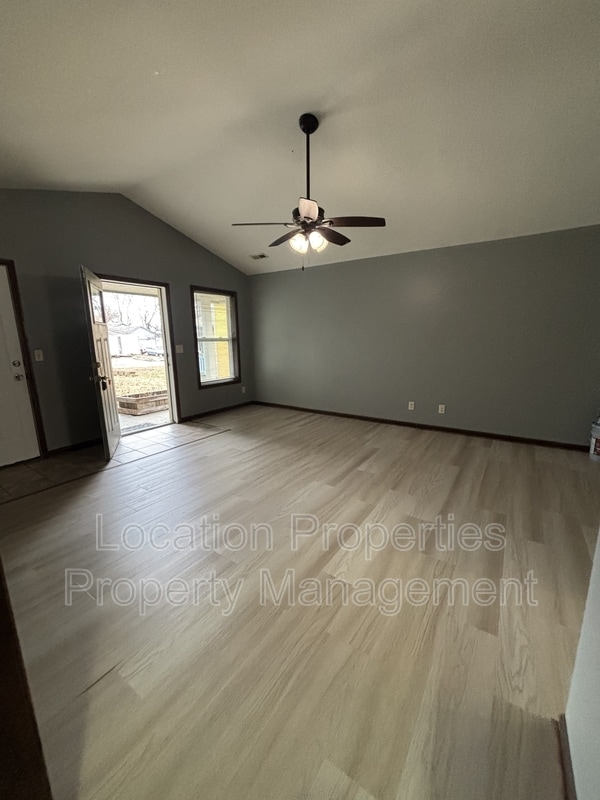 Building Photo - 433 Arkansas St