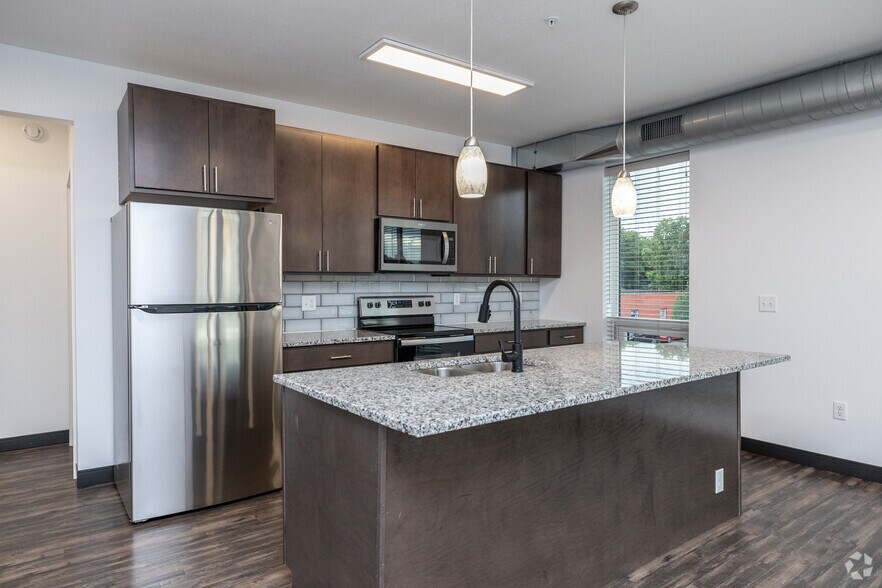 Primary Photo - The Pearl Apartments