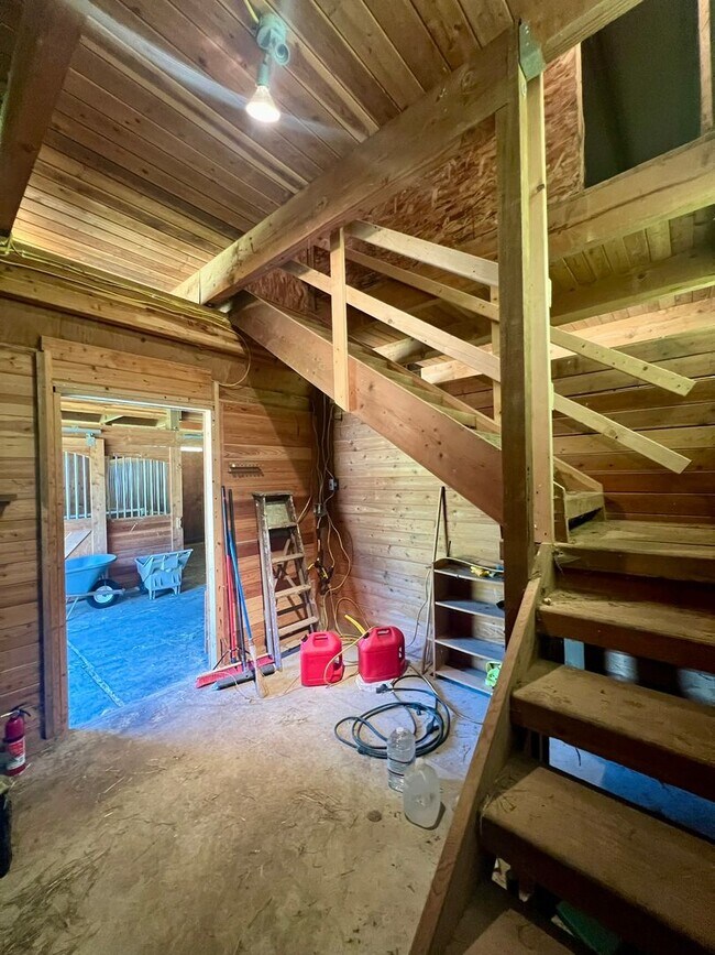 Building Photo - PENDING APPLICAITON; 3+ BD on 2 Acres - Barn Included