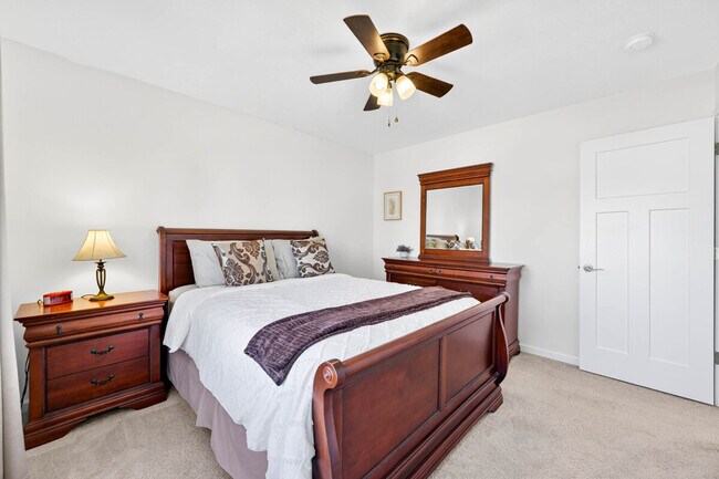 Building Photo - 4663 Bayview Dr