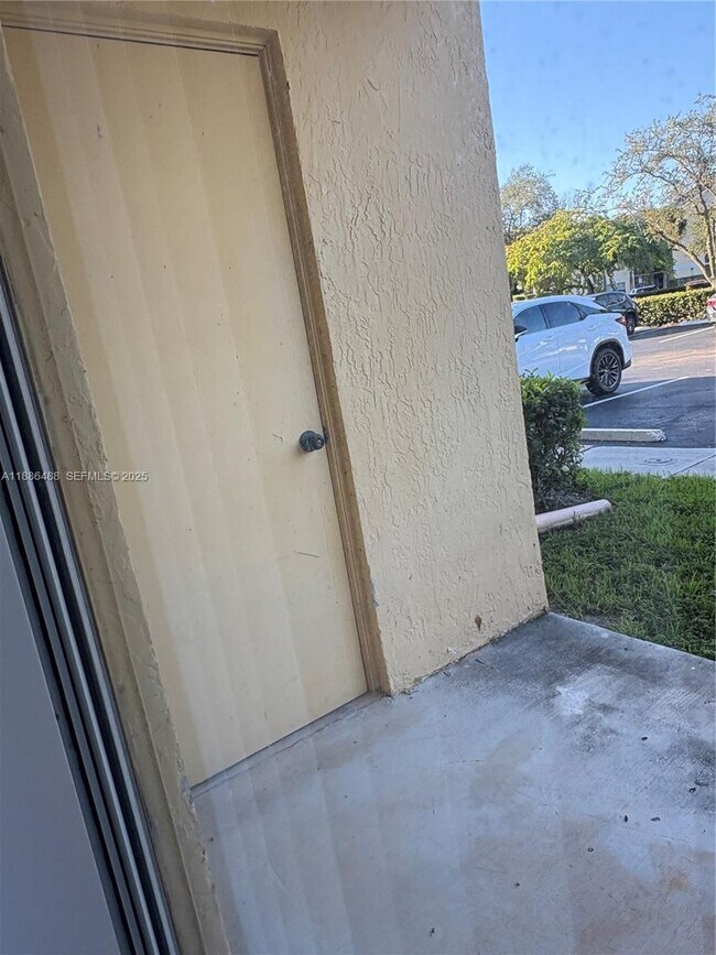 Building Photo - 7680 Westwood Dr