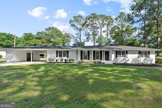 Building Photo - 223 Brookwood Dr