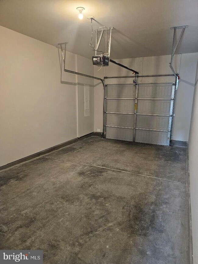 Building Photo - 43 Cramsford St