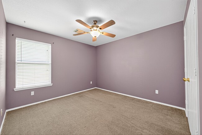 Building Photo - 2034 Wooded Oaks Dr