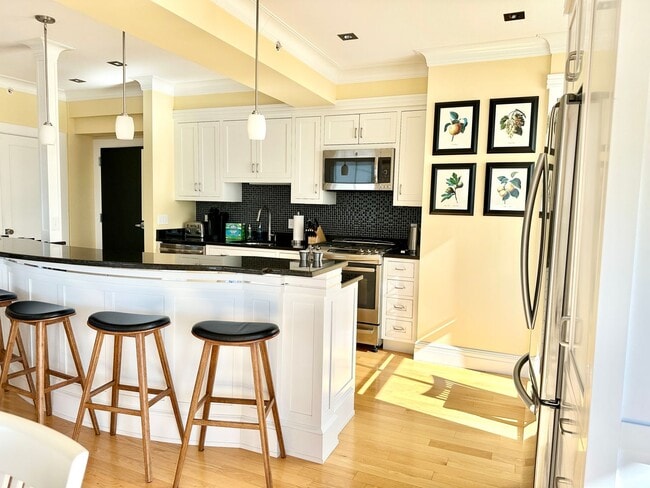 Building Photo - Penthouse Condo in Downtown Portland Peninsula