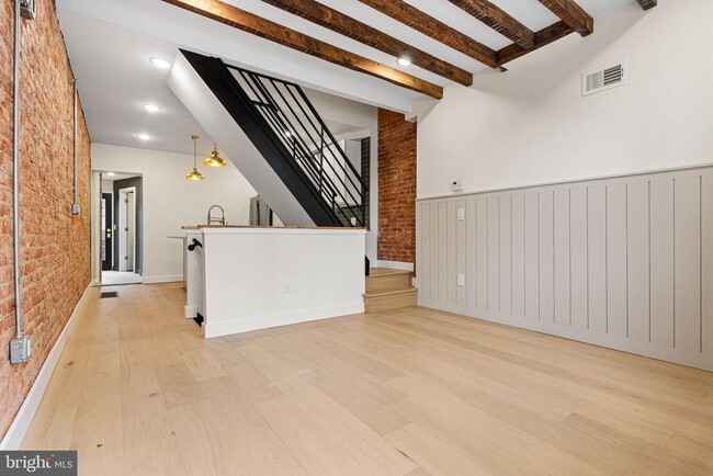 Building Photo - 2341 Belgrade St