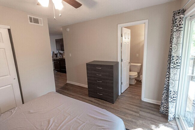 Building Photo - 105 N Garth Ave