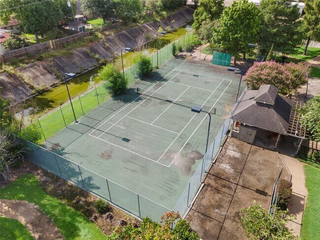 Building Photo - 9308 Westwood Village Dr