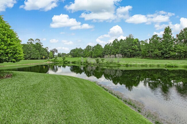 Building Photo - Lake  & Golf Course View Home in North Hampton