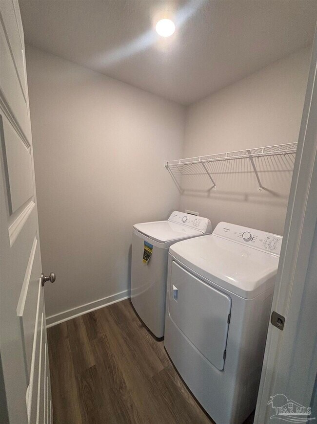 Building Photo - 111 Anhinga St