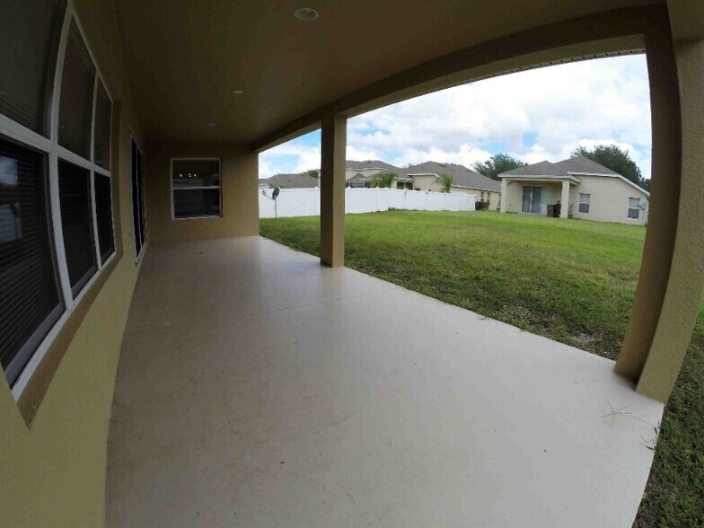 Building Photo - 5525 SW 40th St