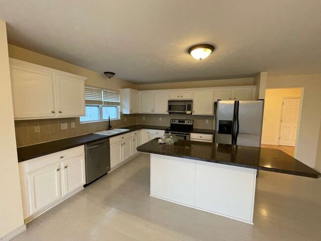 Building Photo - 6170 Ravenhill Rd