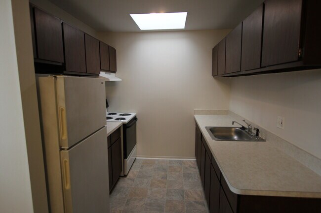 Kitchen - 1807 Westgate Ave