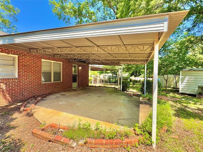 Building Photo - 804 Hillman St