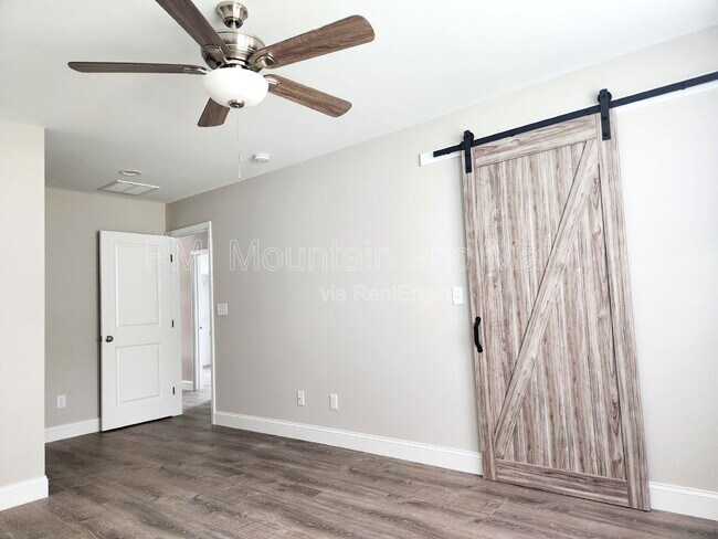 Building Photo - 625 Edgewood Ave