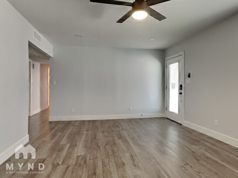 Building Photo - 2528 E Hermosa Dr