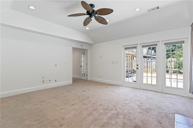 Building Photo - 1249 McLendon Dr