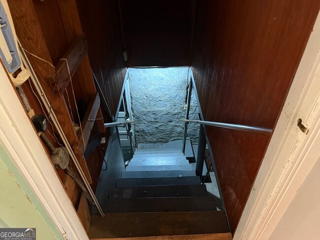 Building Photo - 998 Highland Cir SE