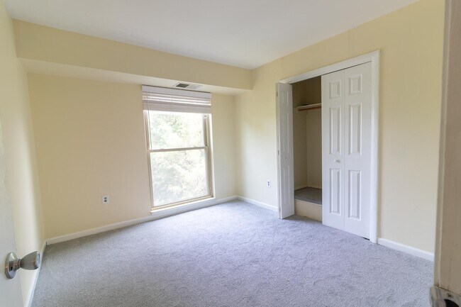 Bedroom 2 - 5201 Newton St