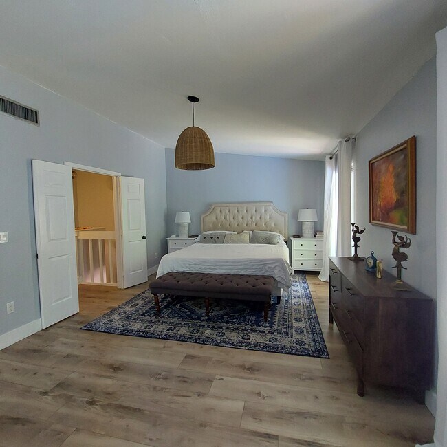 Building Photo - 3871 Alcantara Ave