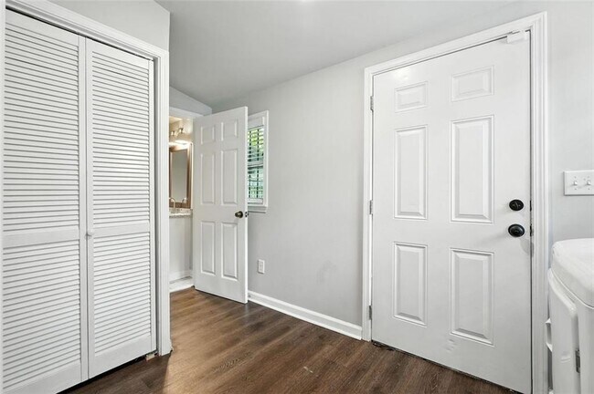 Building Photo - 1585 Archer St SW