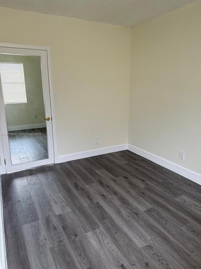 Building Photo - 4721 NW 33rd Ave